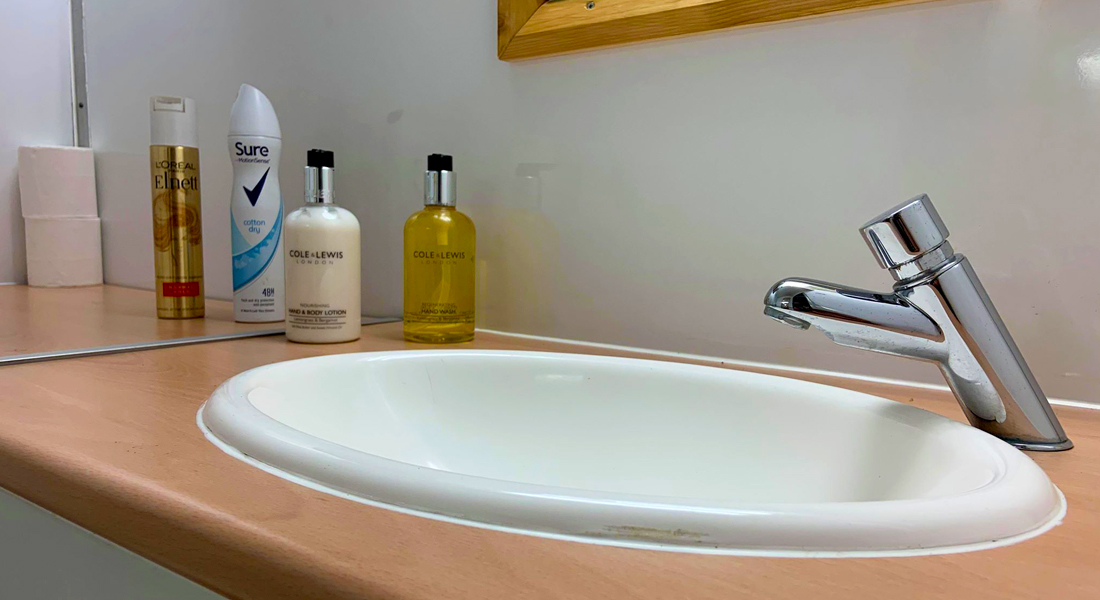 Party Sandringham luxury toilet